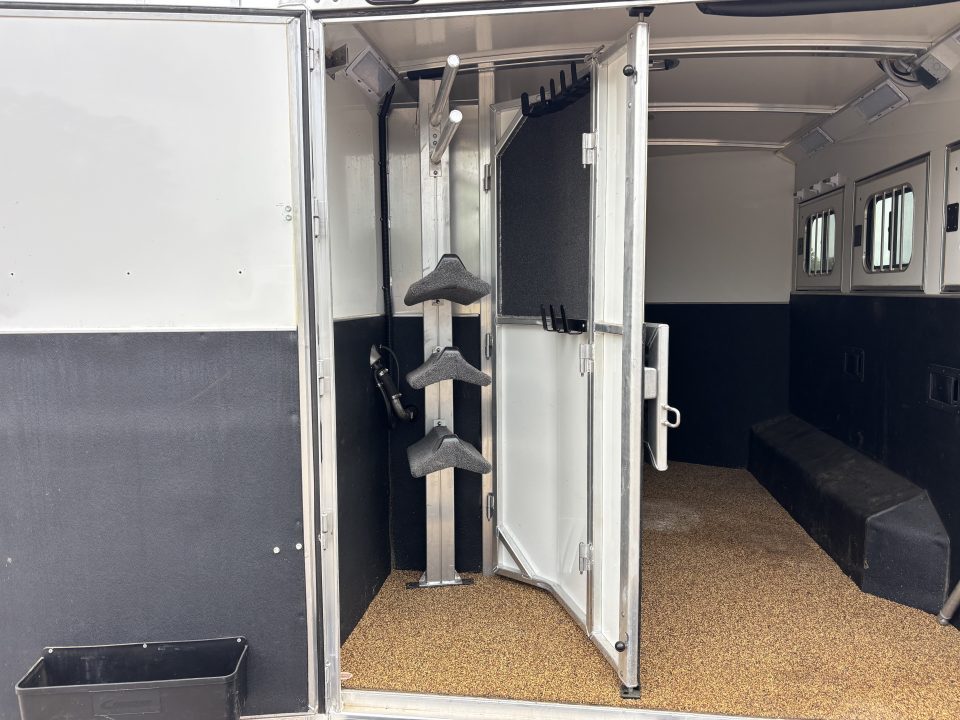 Used 2024 Cimarron Trailers Norstar 3H LQ Horse Trailer