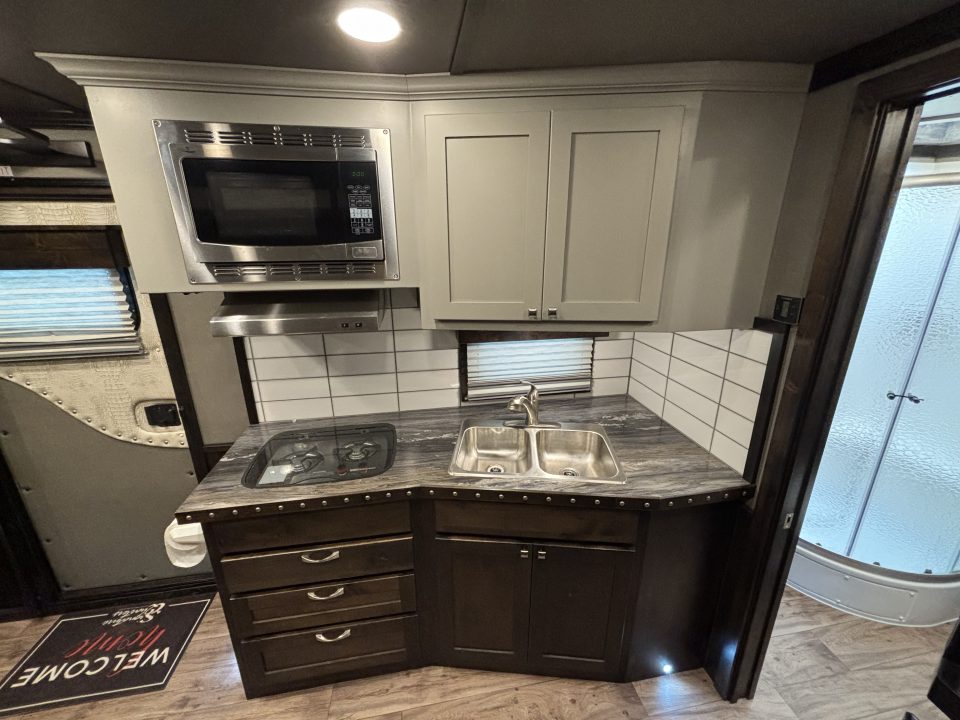 Used 2024 Cimarron Trailers Norstar 3H LQ Horse Trailer