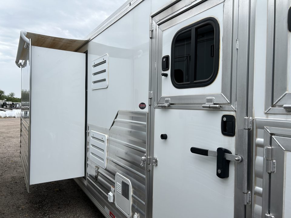 Used 2024 Cimarron Trailers Norstar 3H LQ Horse Trailer