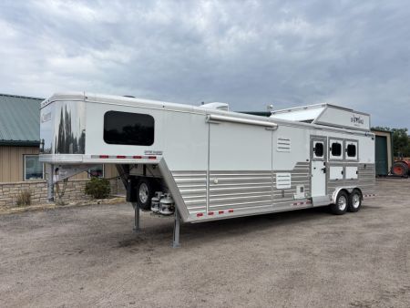 Used 2024 Cimarron Trailers Norstar 3H LQ Horse Trailer