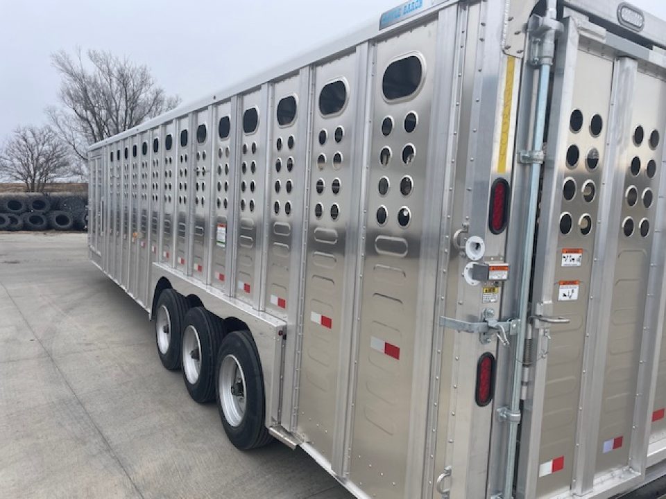 New 2027 Merritt Cattle Baron 32ft x 8ft Triple 8k axles Aluminum Livestock trailer Stock / Stock Combo Trailer
