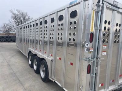 New 2027 Merritt Cattle Baron 32ft x 8ft Triple 8k axles Aluminum Livestock trailer Stock / Stock Combo Trailer