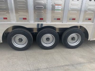 New 2027 Merritt Cattle Baron 32ft x 8ft Triple 8k axles Aluminum Livestock trailer Stock / Stock Combo Trailer