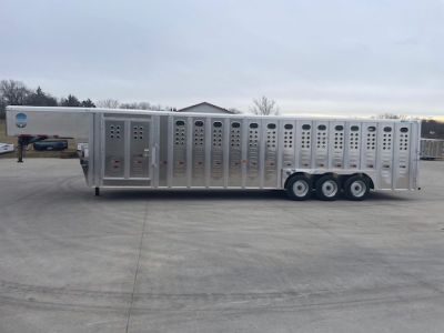 New 2027 Merritt Cattle Baron 32ft x 8ft Triple 8k axles Aluminum Livestock trailer Stock / Stock Combo Trailer