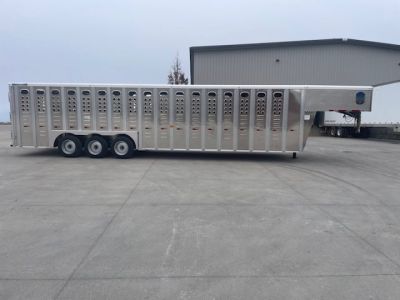 New 2027 Merritt Cattle Baron 32ft x 8ft Triple 8k axles Aluminum Livestock trailer Stock / Stock Combo Trailer