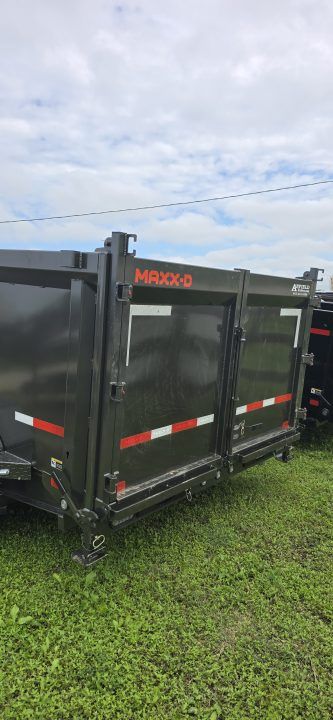 New 2027 MAXX-D DTX8316 Dump Trailer