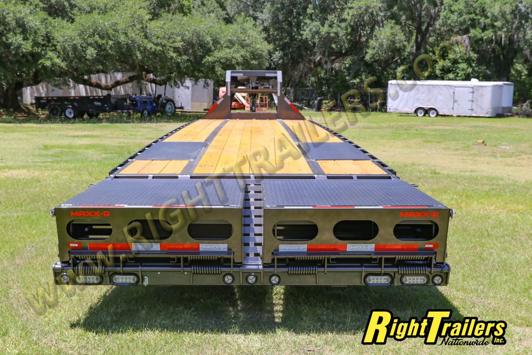 New 2027 8.5X40 MAXX-D GOOSENECK EQUIPMENT TRAILER