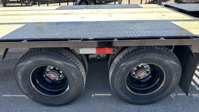 New 2026 East Texas Trailers 25' Tandem Dual Gooseneck Pierce Frame Macho Dove Tail Equipment Trailer