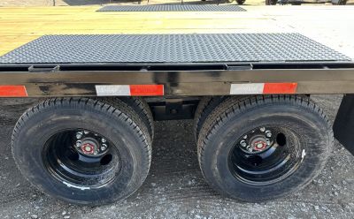 New 2026 East Texas Trailers 25' Tandem Dual Gooseneck Full Tilt Equipment Trailer