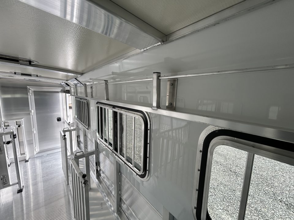 New 2027 Cimarron Showstar 570