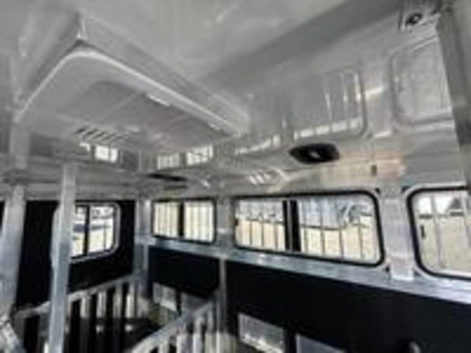 New 2026 Bar-M 6-pen 579 Bumperpull Pen System
