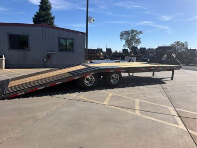 New 2026 Diamond C Trailers FMAX212L30X102HDT 8.5FT X 30FT 25.9K GVW Equipment Trailer