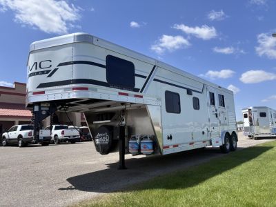 New 2026 SMC 2H 9'LQ Horse Trailer