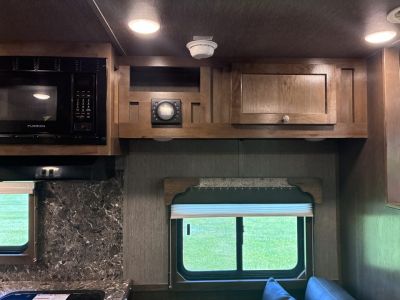 New 2026 SMC 2H 9'LQ Horse Trailer