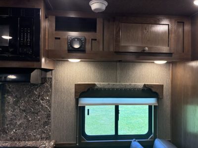 New 2026 SMC 2H 9'LQ Horse Trailer