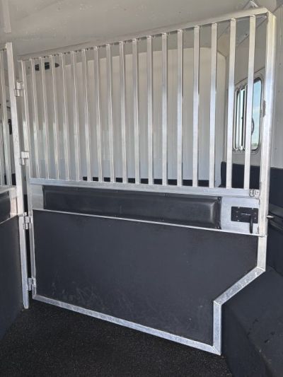 Used 2020 4-Star Trailers 3H 14'LQ with Mid-Tack/Mudroom Horse Trailer