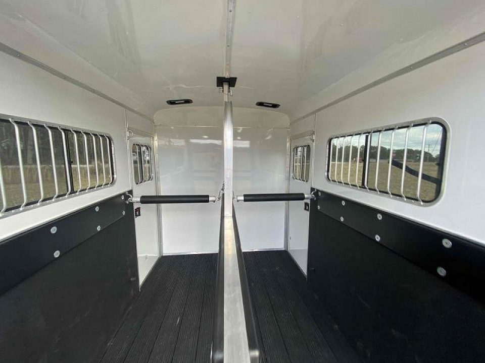 New 2027 Homesteader Trailer 214FB Horse Trailer