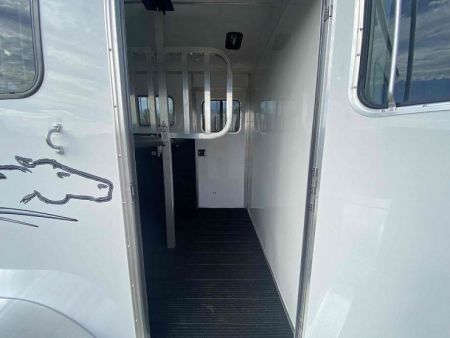 New 2027 Homesteader Trailer 214FB Horse Trailer