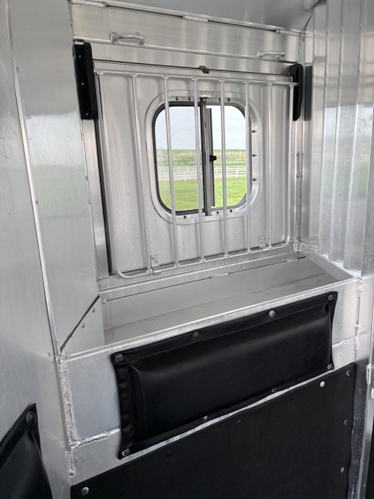 Used 2004 4-Star Trailers 3H 10'LQ Horse Trailer