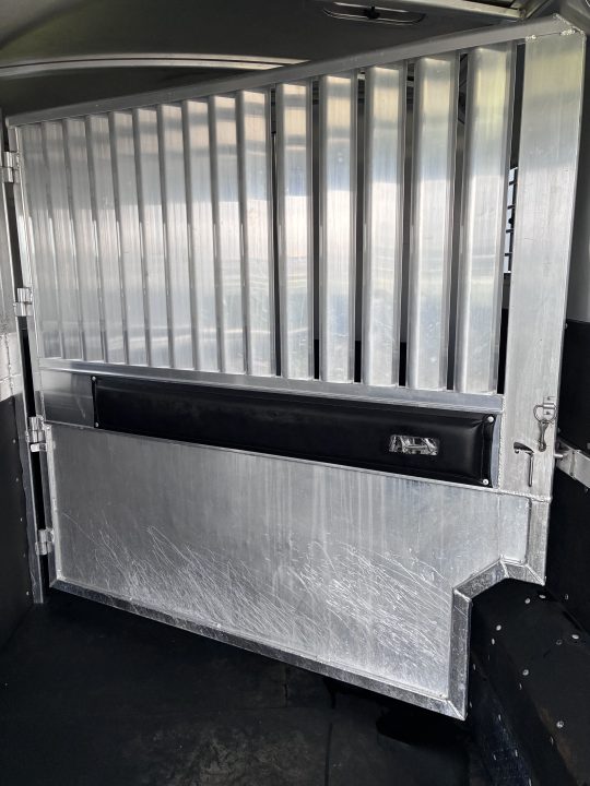 Used 2004 4-Star Trailers 3H 10'LQ Horse Trailer