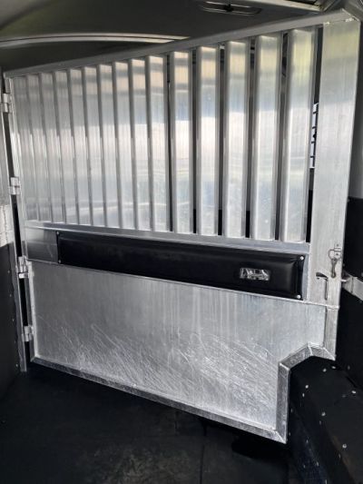 Used 2004 4-Star Trailers 3H 10'LQ Horse Trailer