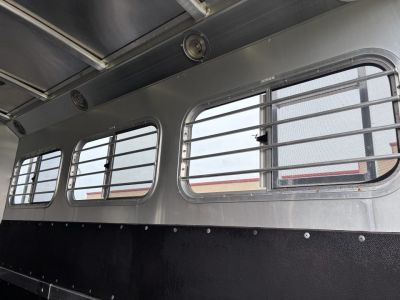 Used 2004 4-Star Trailers 3H 10'LQ Horse Trailer