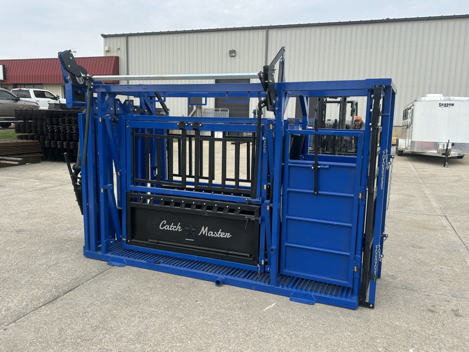New 2026 Other M2150 Manual Squeeze Chute Livestock Equipment