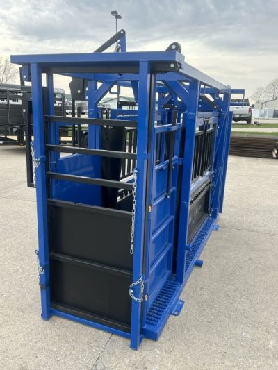 New 2026 Other M2150 Manual Squeeze Chute Livestock Equipment