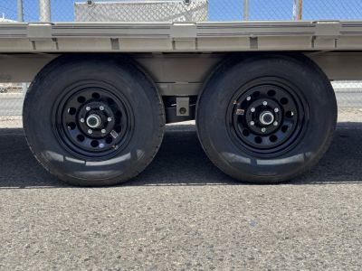 New 2026 Diamond C GDD 102"x18' - 10K Deckover Equipment Trailer