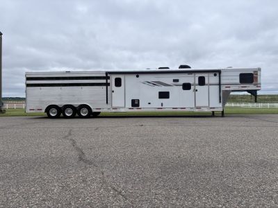 Used 2022 SMC 16' Stock 13' LQ Horse Trailer