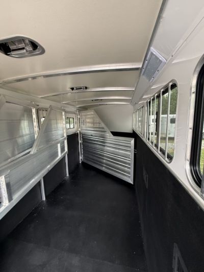 New 2027 Cimarron Trailers Norstar 4 Horse SL GN Horse Trailer