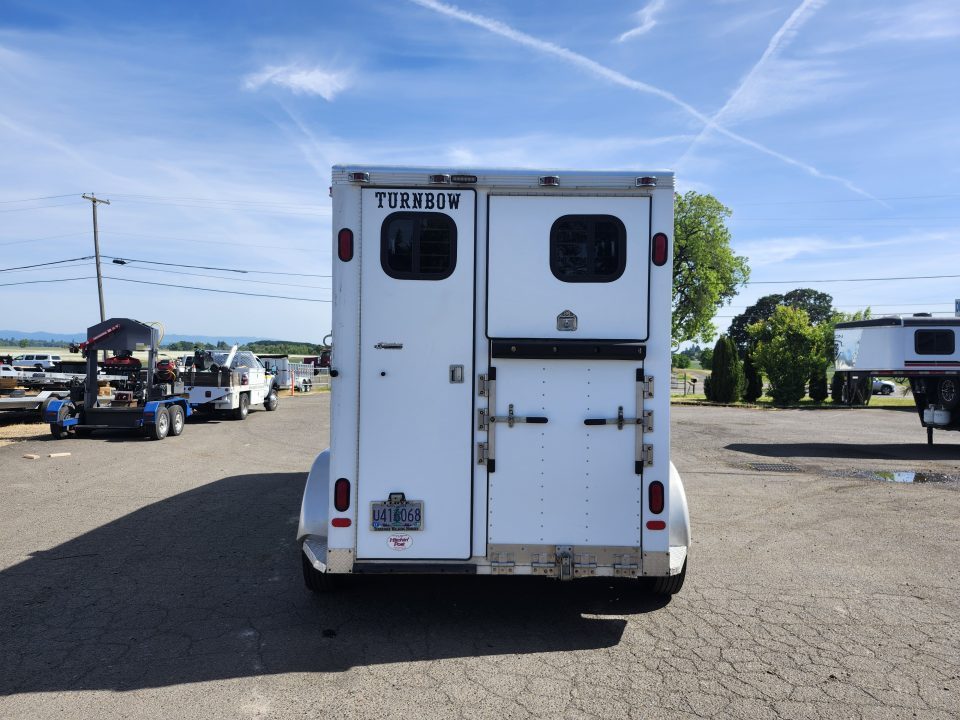 Used 2000 Turnbow 2H GN Slant Horse Trailer