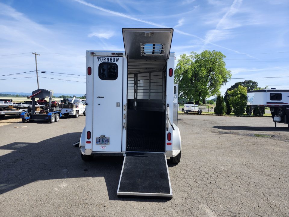 Used 2000 Turnbow 2H GN Slant Horse Trailer