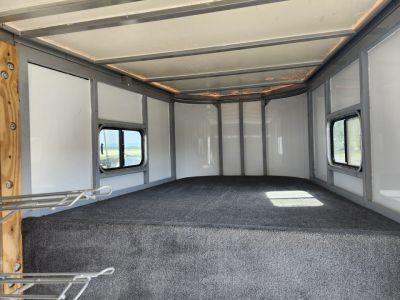 Used 2000 Turnbow 2H GN Slant Horse Trailer