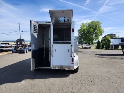 Used 2000 Turnbow 2H GN Slant Horse Trailer