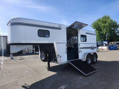 Used 2000 Turnbow 2H GN Slant Horse Trailer
