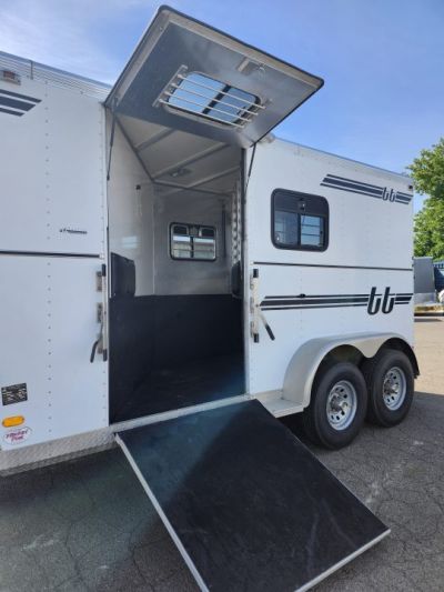 Used 2000 Turnbow 2H GN Slant Horse Trailer