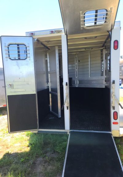 Used 2000 Turnbow 2H GN Slant Horse Trailer