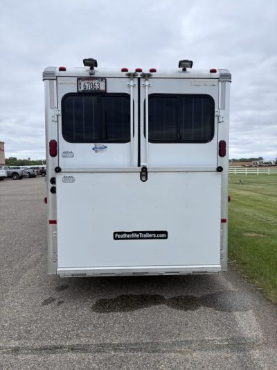 Used 2007 Sundowner 3H 9'LQ Horse Trailer