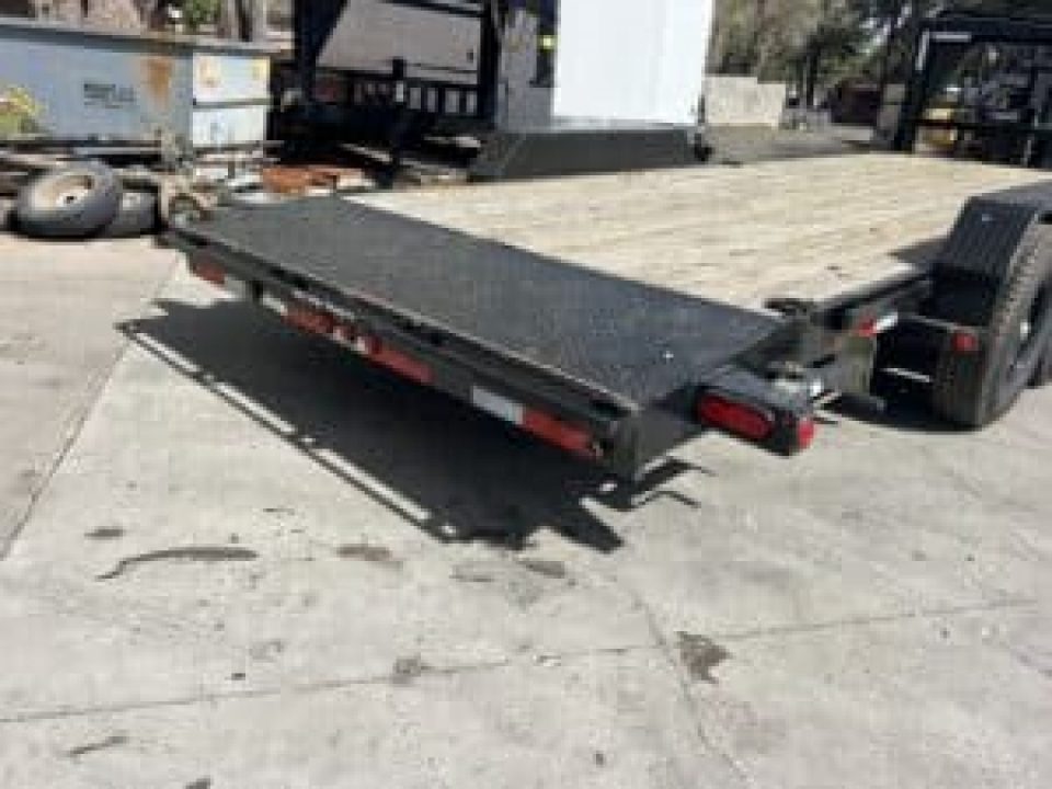 New 2026 Top Hat Trailers 83X22 GN EH14K Equipment Trailer