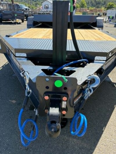 New SALE! SPLIT-TILT 2026 Diamond C Trailers HDT307 82X22 Equipment TRIPLE AXLE 24000 GVWR METALLIC GRAY