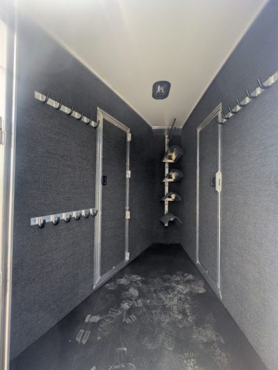 New 2027 Hart Trailer L24G LQ Horse Trailer