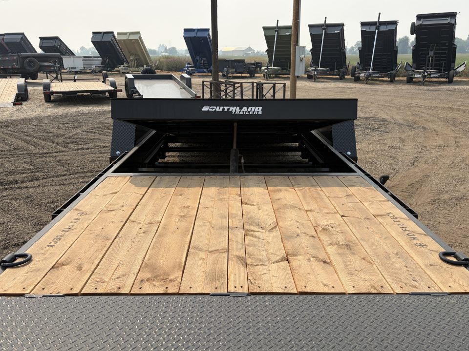 New 2026 Southland 7x22 16/6 16k Split Deck Tilt Trailer
