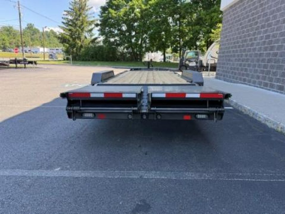 New 2027 MAXX-D EHX8322 Equipment Trailer