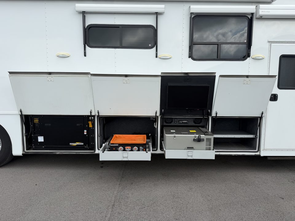 Used 2010 Cascadia 50' Motorhome