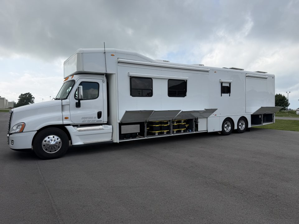 Used 2010 Cascadia 50' Motorhome
