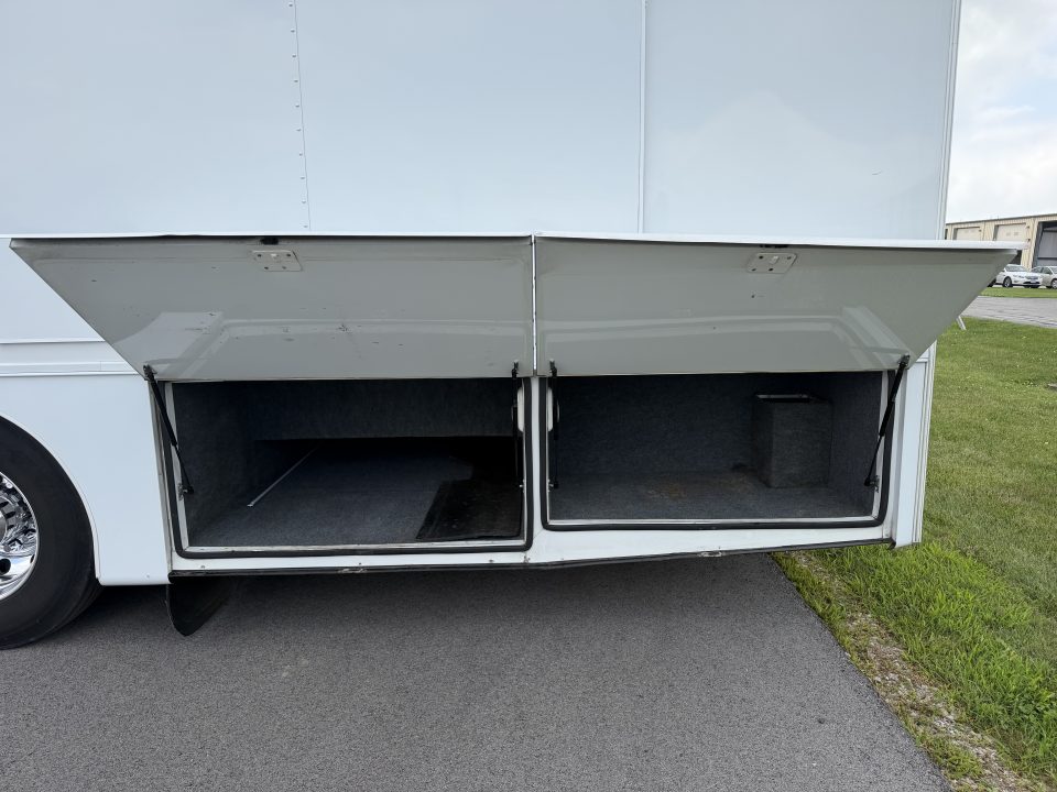 Used 2010 Cascadia 50' Motorhome