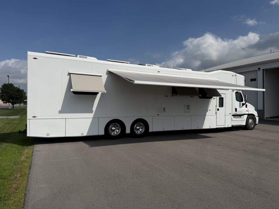Used 2010 Cascadia 50' Motorhome
