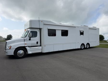 Used 2010 Cascadia 50' Motorhome