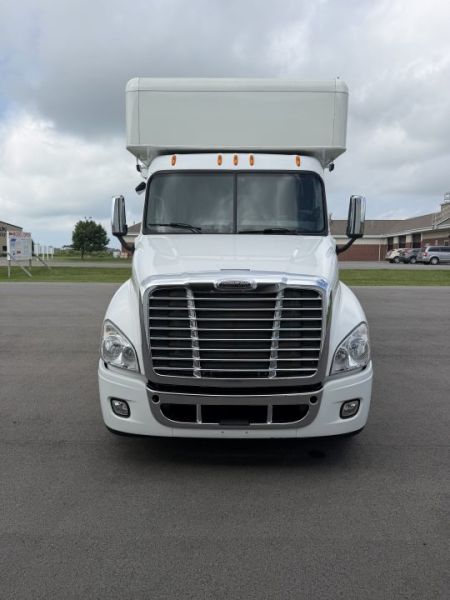 Used 2010 Cascadia 50' Motorhome